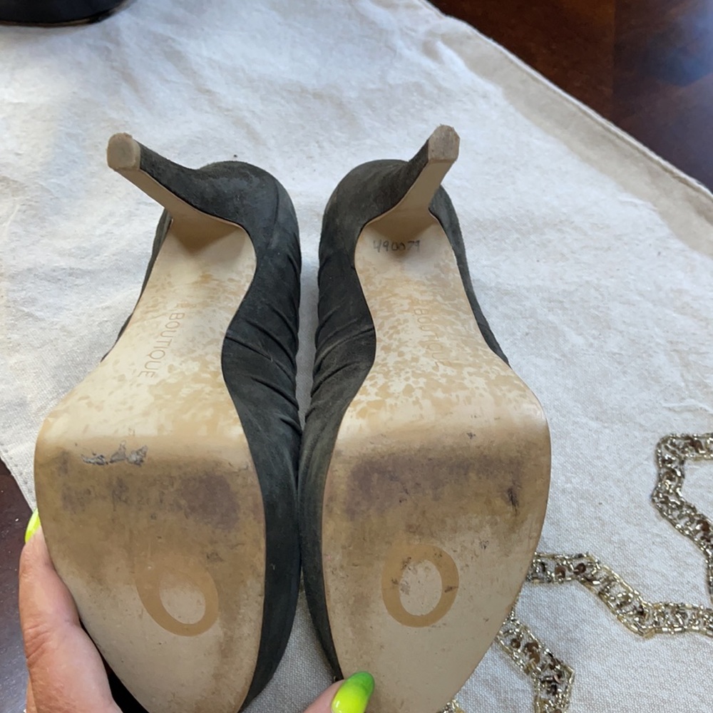 BOUTIQUE 9 Heels - Picture 5 of 6
